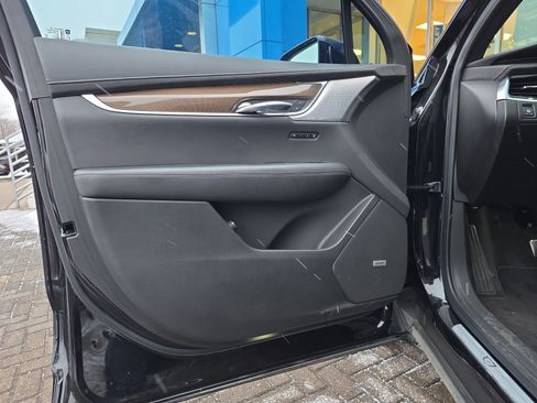 Used 2023 Cadillac XT6 Sport w/ Platinum Package image 14