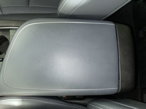 Used 2023 Buick Enclave Essence w/ Experience Buick Package FWD image 23