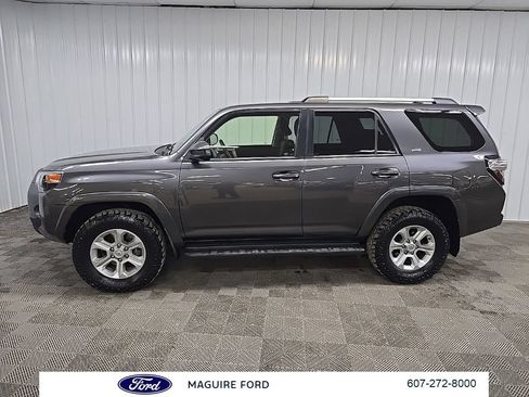 Used 2019 Toyota 4Runner SR5 AWD/4WD image 6