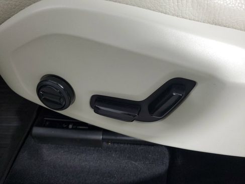 Used 2023 Volvo XC60 B5 Plus w/ Climate Package FWD image 23
