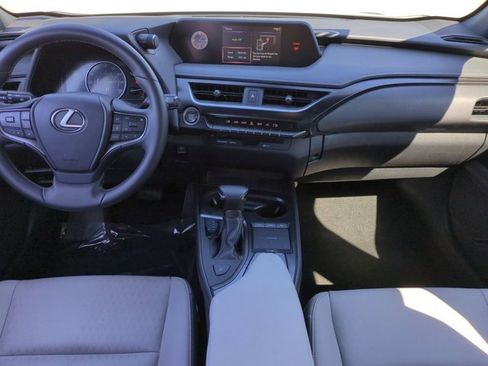 Used 2021 Lexus UX 200 image 14