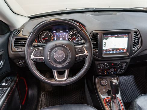 Used 2019 Jeep Compass Trailhawk w/ Cold Weather Group image 11