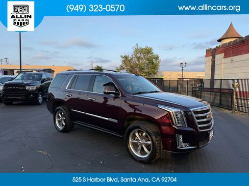Used 2017 Cadillac Escalade Premium Luxury AWD/4WD image 3
