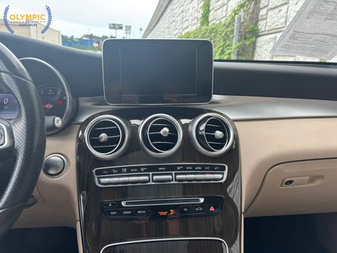 Used 2017 Mercedes-Benz GLC 300 w/ Premium 1 Package image 27
