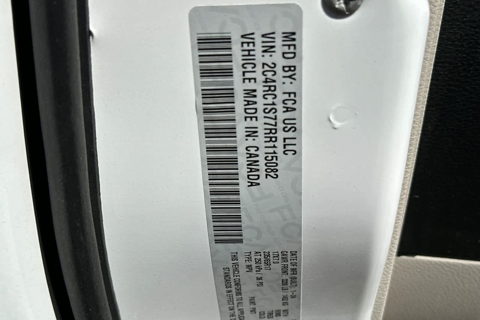 Used 2024 Chrysler Pacifica Limited FWD image 33