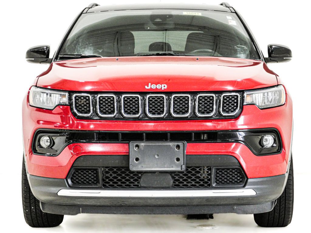 Used 2023 Jeep Compass Limited AWD/4WD image 2