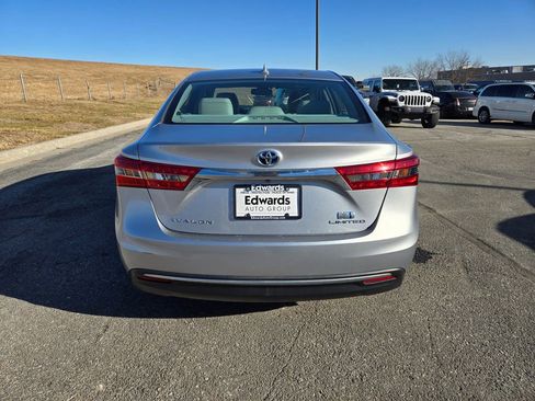 Used 2016 Toyota Avalon Limited image 5