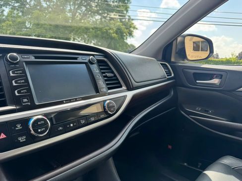 Used 2016 Toyota Highlander Limited Platinum AWD/4WD image 21