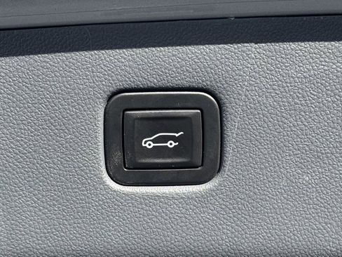 Used 2019 Chevrolet Blazer LT image 10