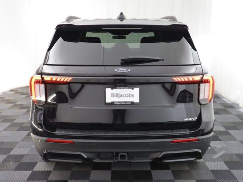 Used 2025 Ford Explorer ST-Line w/ ST-Line Street Pack image 19