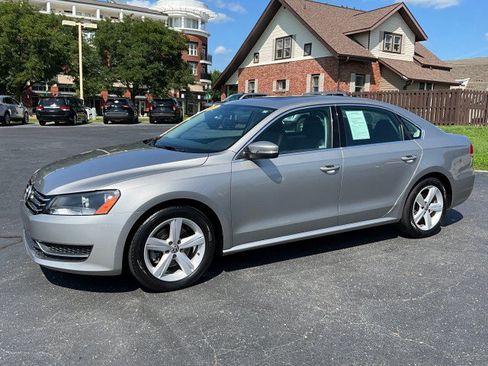 Used 2013 Volkswagen Passat 2.5 SE FWD image 3