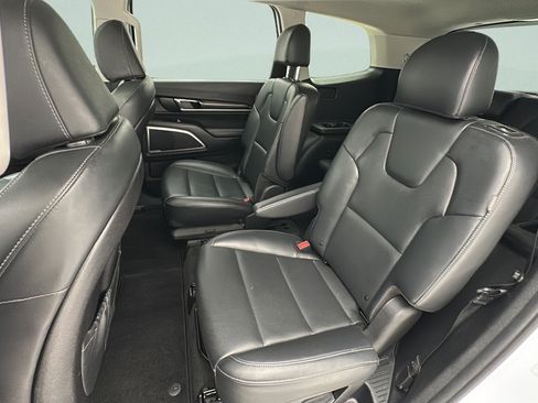 Used 2025 Kia Telluride S AWD/4WD image 10