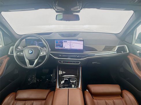 Used 2025 BMW X5 xDrive50e image 14