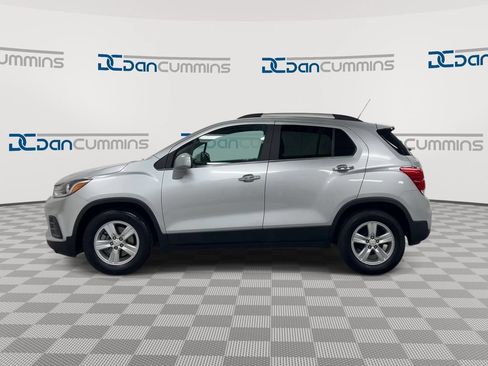 Used 2018 Chevrolet Trax LT w/ LT Convenience Package FWD image 5