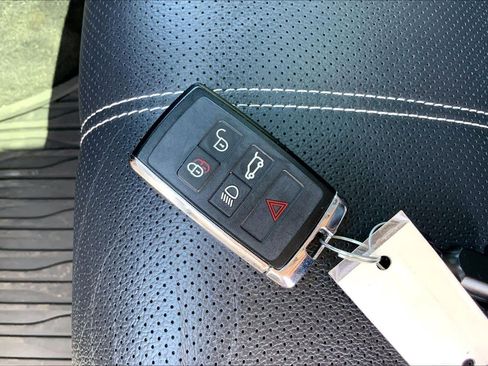 Used 2023 Land Rover Range Rover Velar R-Dynamic S AWD/4WD image 28
