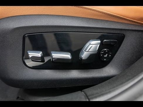 Used 2022 BMW 750i xDrive w/ Executive Package AWD/4WD image 23