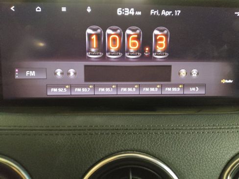 Used 2022 Kia Stinger GT1 RWD image 25