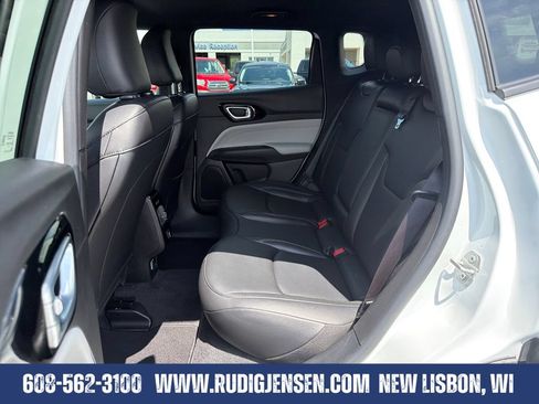 Used 2025 Jeep Compass Limited AWD/4WD image 23