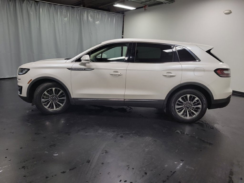Used 2019 Lincoln Nautilus Select AWD/4WD image 5