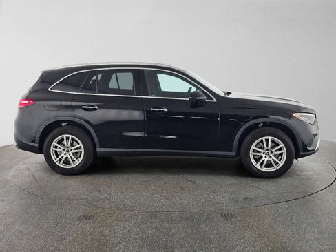 Used 2023 Mercedes-Benz GLC 300 4MATIC image 2