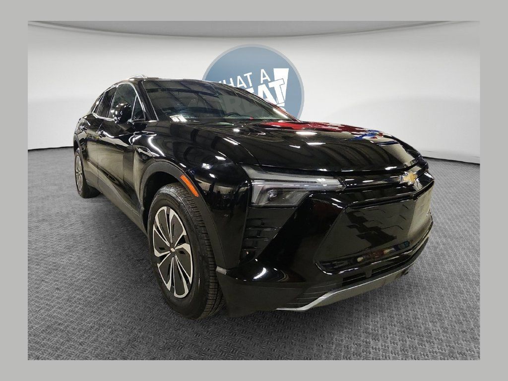 Used 2025 Chevrolet Blazer EV LT AWD/4WD image 1