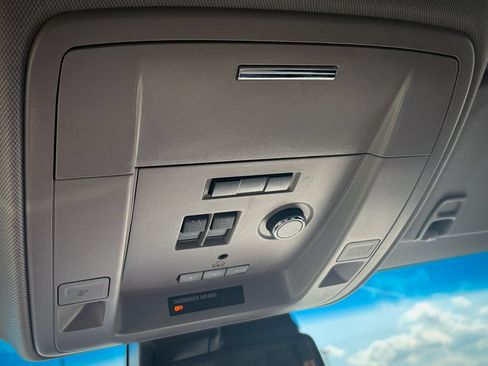 Used 2015 Chevrolet Suburban LT AWD/4WD image 18
