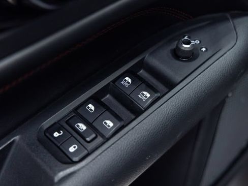 Used 2024 Jeep Compass Trailhawk AWD/4WD image 12