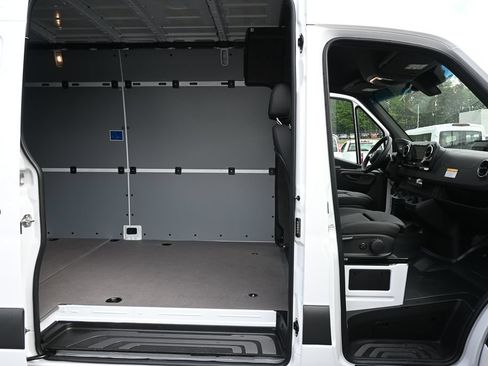 Used 2026 Mercedes-Benz Sprinter 2500 image 20