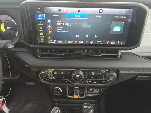 Used 2025 Jeep Wrangler Unlimited Sahara w/ Safety Group image 5