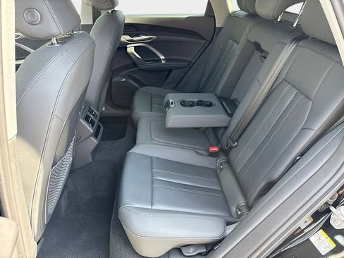 Certified 2025 Audi Q5 Premium w/ Convenience Package AWD/4WD image 12