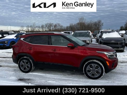 Certified 2024 Kia Seltos S image 4