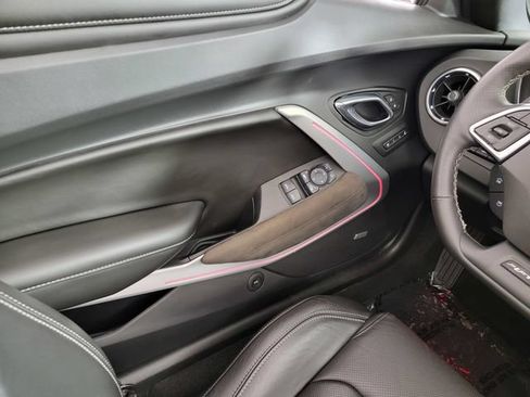Used 2017 Chevrolet Camaro SS RWD image 29