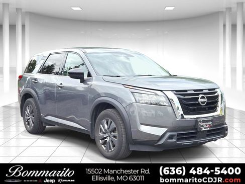 Used 2024 Nissan Pathfinder S FWD image 1