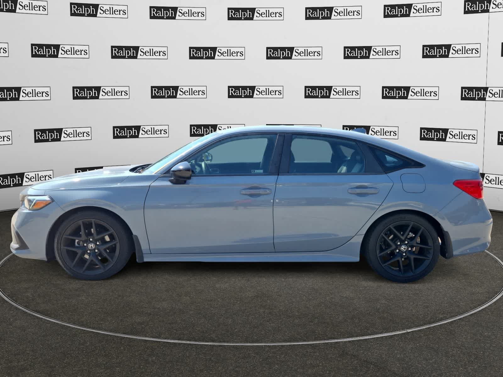 Used 2023 Honda Civic Sport image 3