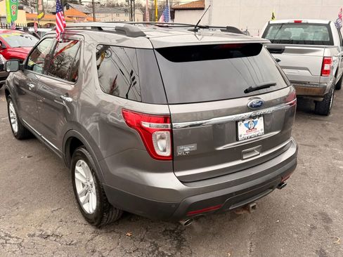Used 2012 Ford Explorer XLT image 5