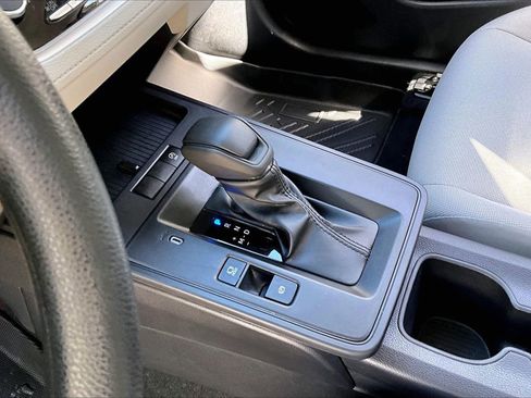 Used 2026 Toyota Corolla Cross L image 15