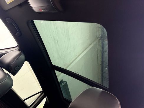 Used 2022 Volkswagen Atlas Cross Sport SEL R-Line image 20