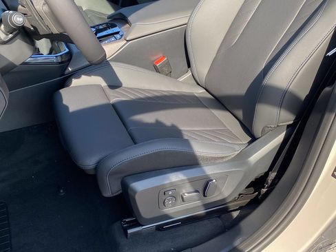 New 2026 BMW X3 xDrive30i w/ Premium Package AWD/4WD image 17