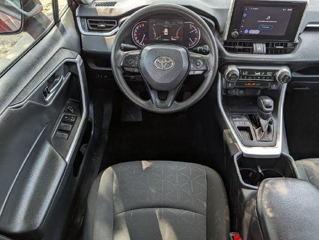 Used 2024 Toyota RAV4 XLE w/ Convenience Package FWD image 12