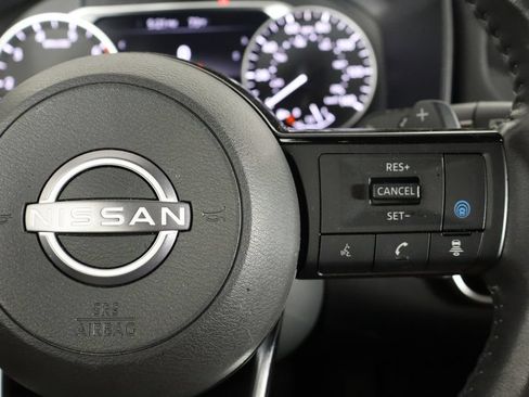 Used 2023 Nissan Rogue SL FWD image 10