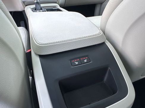 Used 2016 Volvo XC90 T5 Momentum image 36