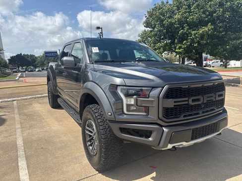 Used 2019 Ford F150 Raptor w/ Equipment Group 802A Luxury AWD/4WD image 3