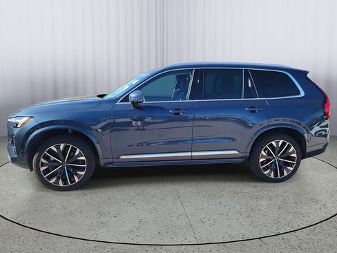 Certified 2025 Volvo XC90 B5 Plus image 7