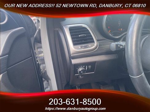 Used 2019 Jeep Grand Cherokee Altitude AWD/4WD image 17