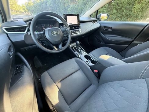 Used 2025 Toyota Corolla LE w/ Carpet Mat Package (TMS) FWD image 9