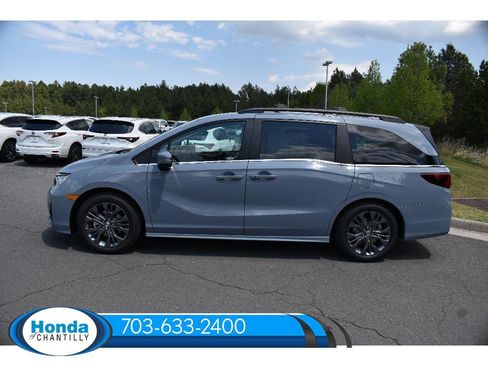 New 2026 Honda Odyssey Touring image 4