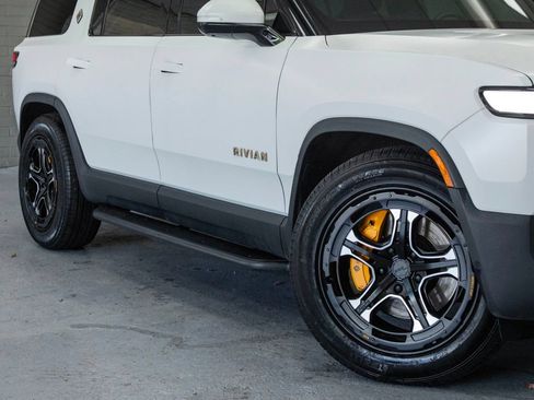 Used 2023 Rivian R1S Adventure AWD/4WD image 9