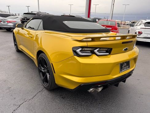 Used 2024 Chevrolet Camaro LT w/ Technology Package image 3