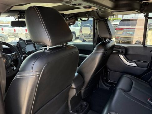 Used 2015 Jeep Wrangler Unlimited Sahara w/ Max Tow Package AWD/4WD image 25