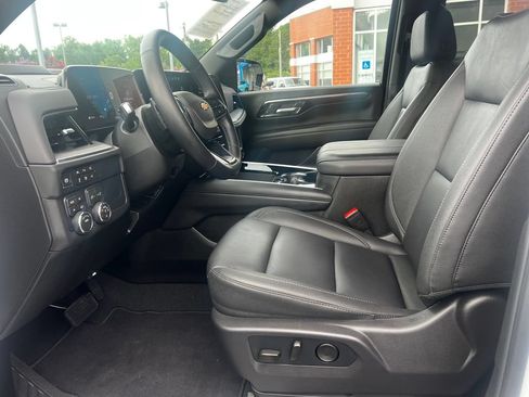 Used 2026 Chevrolet Suburban LT w/ Comfort Package AWD/4WD image 20